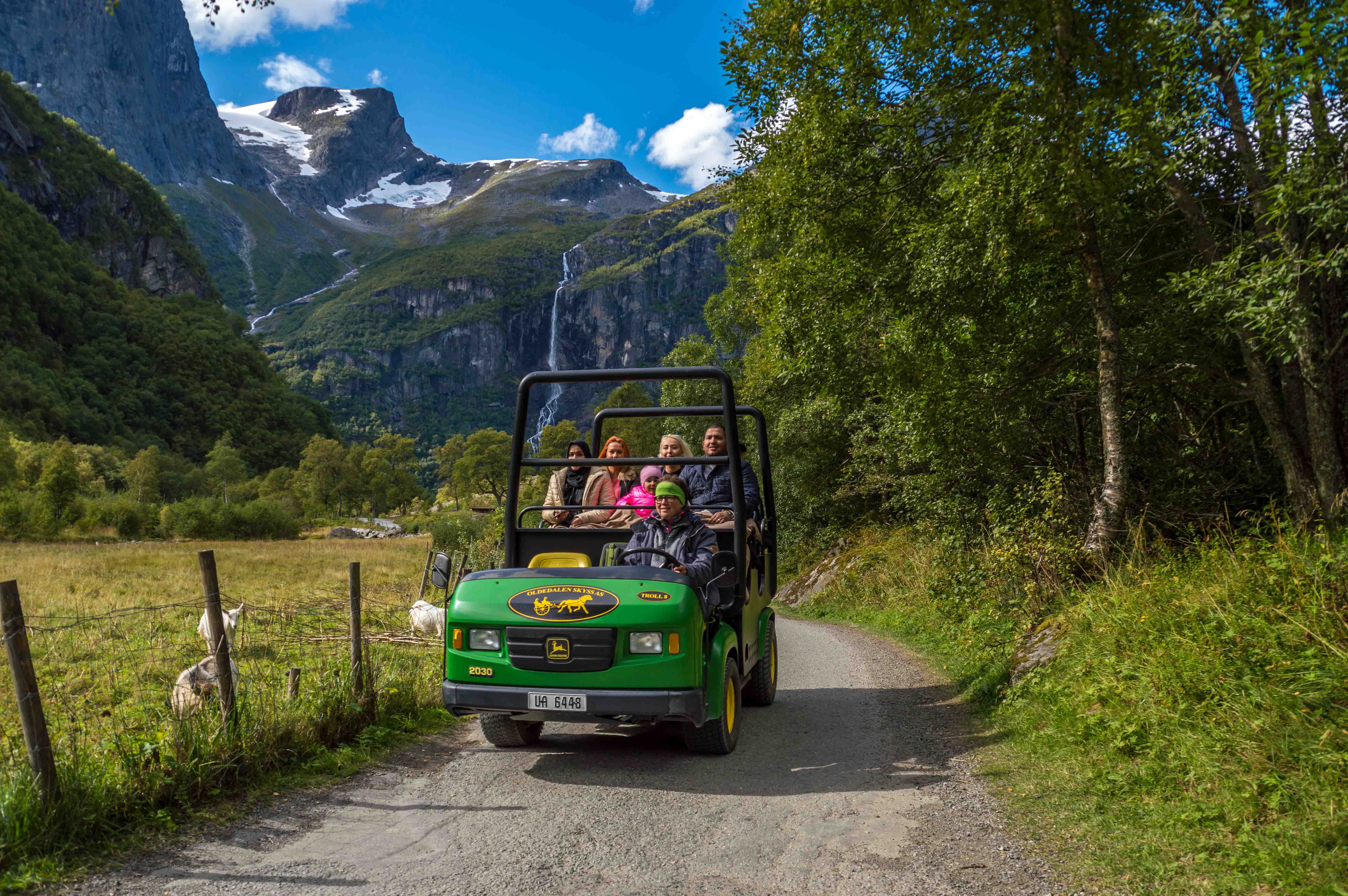 Briksdalsglaciren - Hornindalsvattnet  Stranda